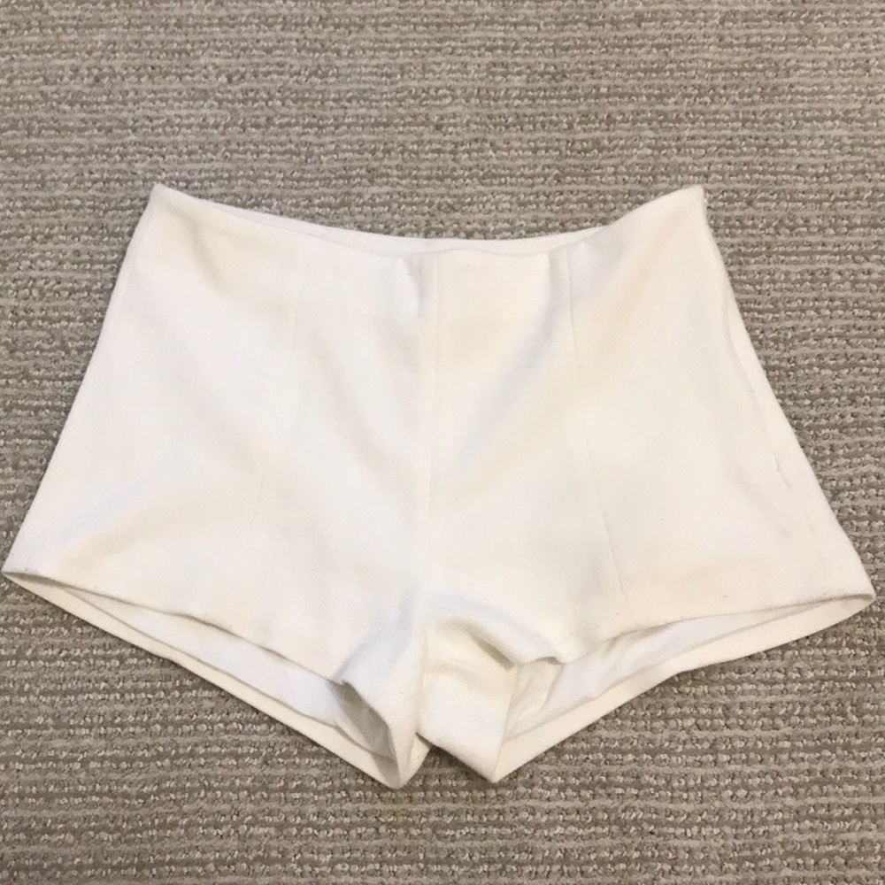 Knot Sisters shorts - cream